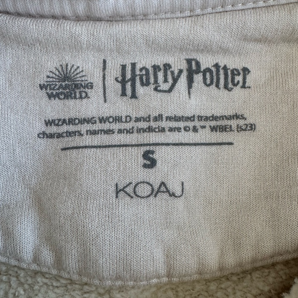 Harry Potter Hogwarts Crest Hoodie Cream Fleece Lined Graphic Sweatshirt Small - Picture 4 of 7